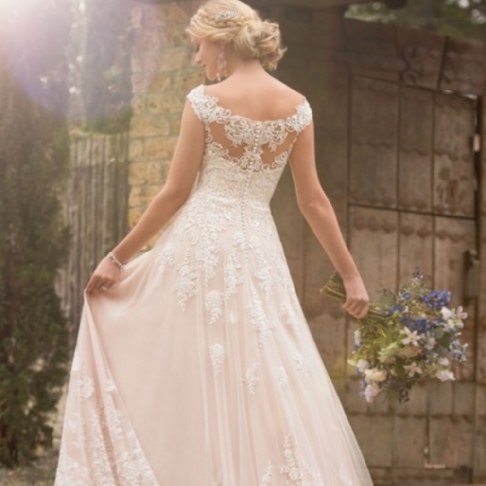 Wedding gown